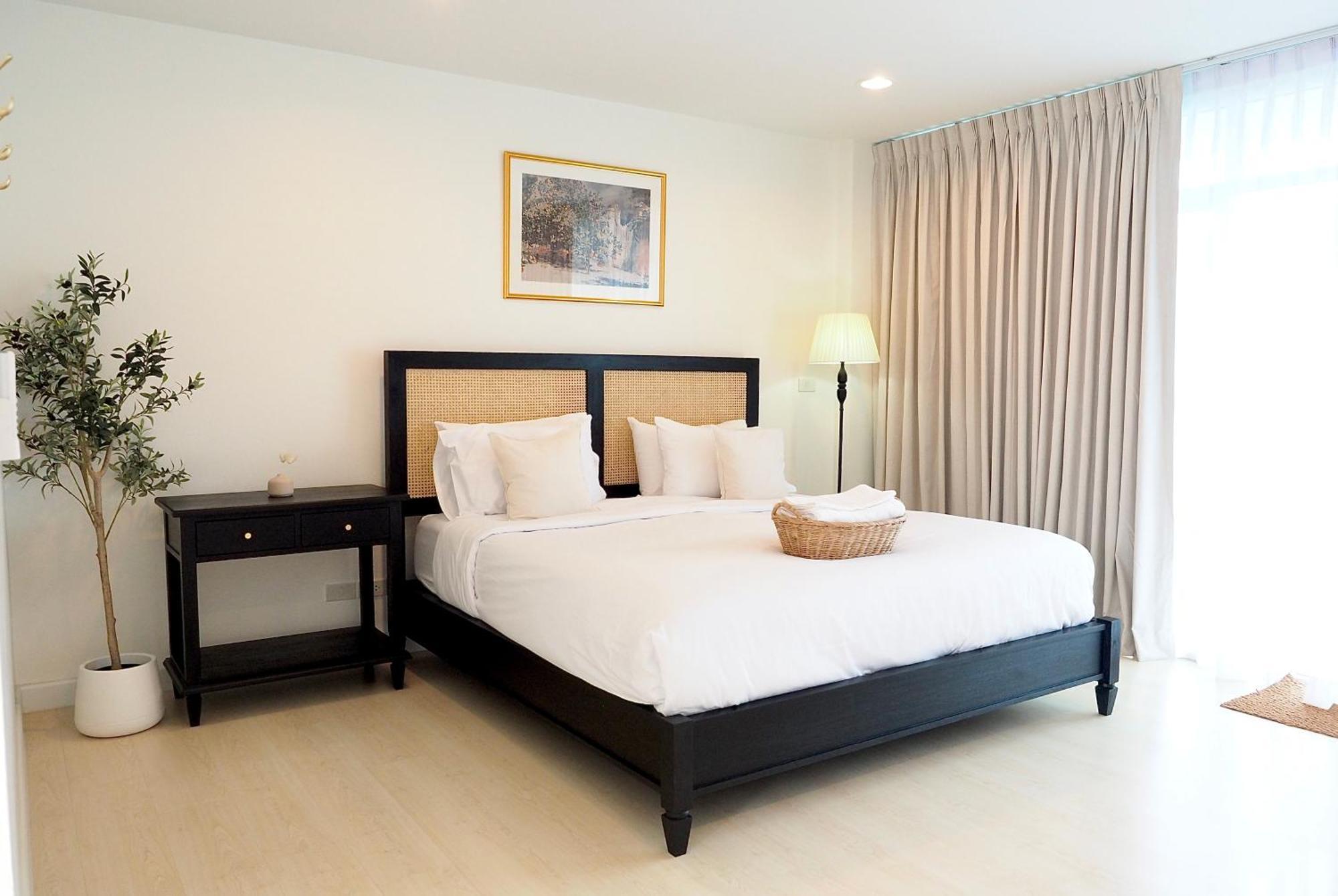 The Beach Bangsaen By Thanthita Next To Wonnapa Beach Free Disney Plus Exterior photo