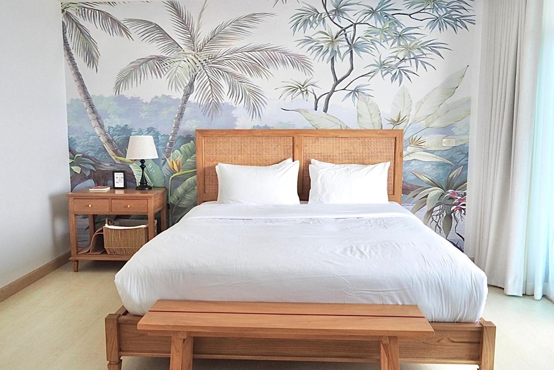 The Beach Bangsaen By Thanthita Next To Wonnapa Beach Free Disney Plus Exterior photo